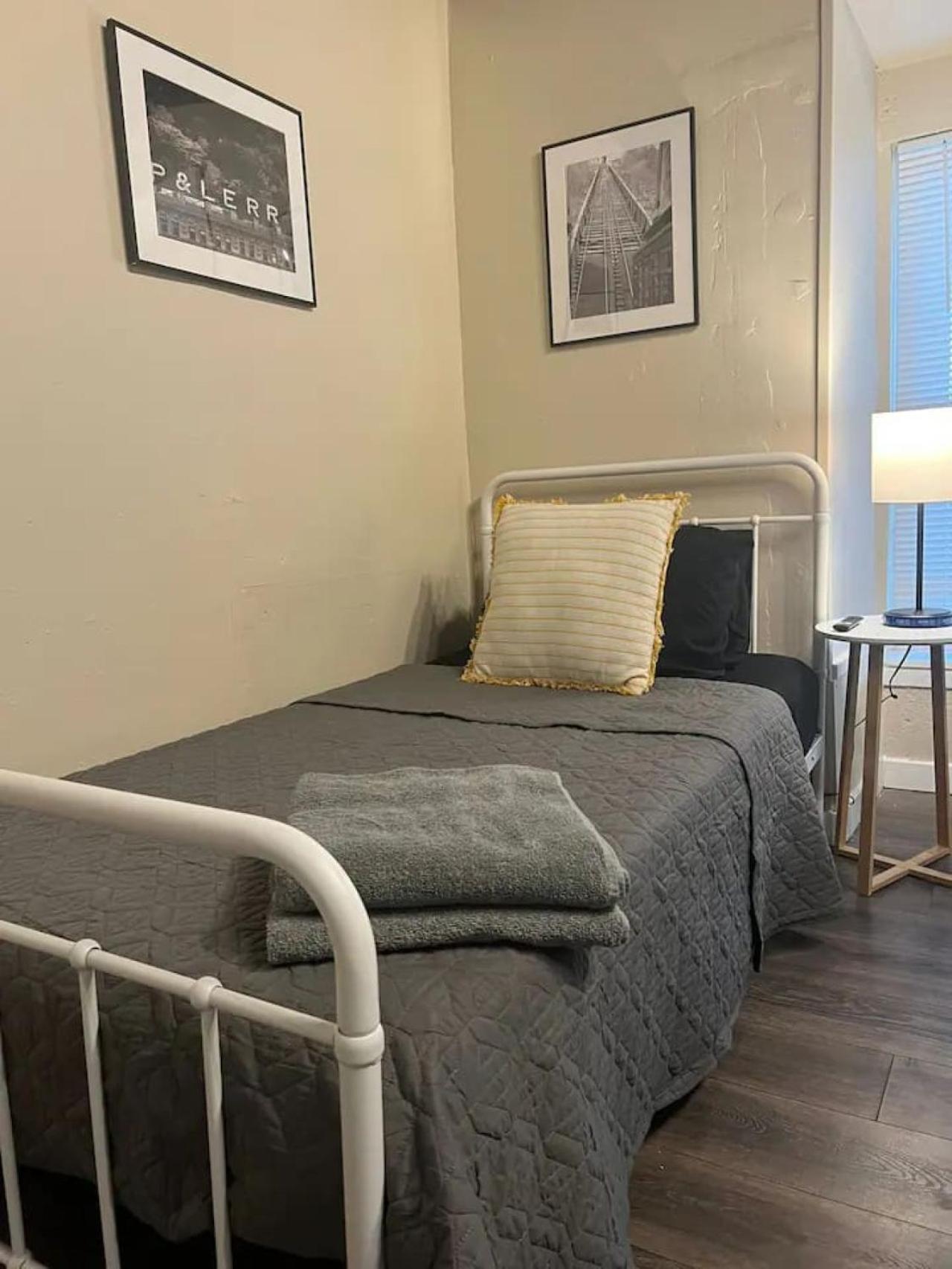 Apartment Crew Housing Sleeps 28 7br With 15 Beds And 4 Baths Pittsburgh