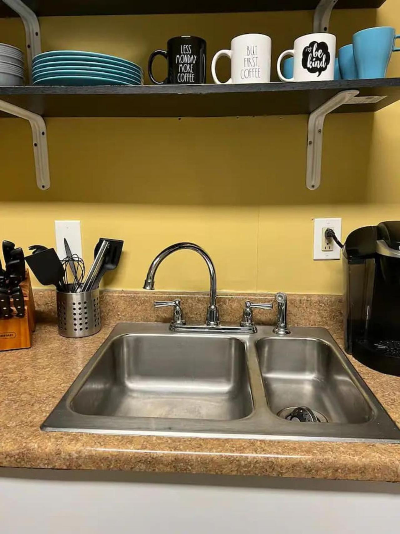 Crew Housing Sleeps 28 7br With 15 Beds And 4 Baths Apartment *